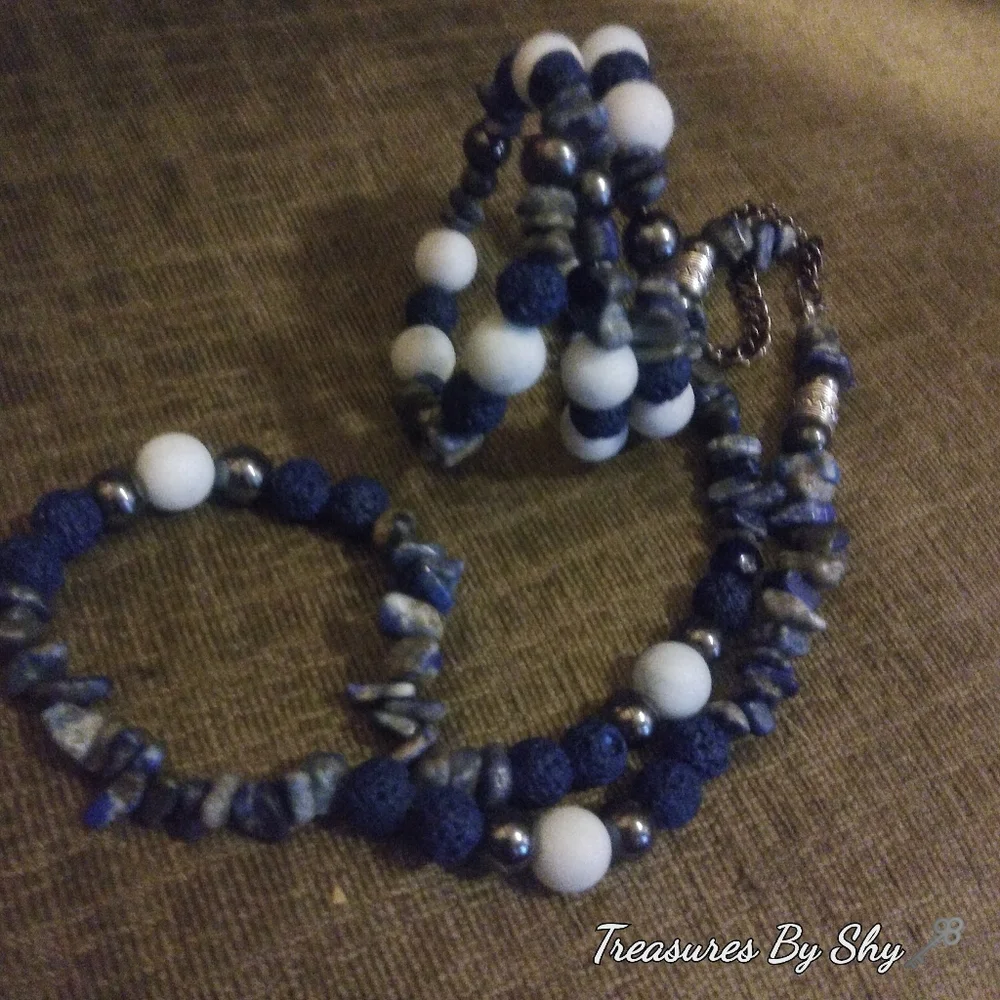 Necklace and memory wire bracelet - Picture 5 of 5